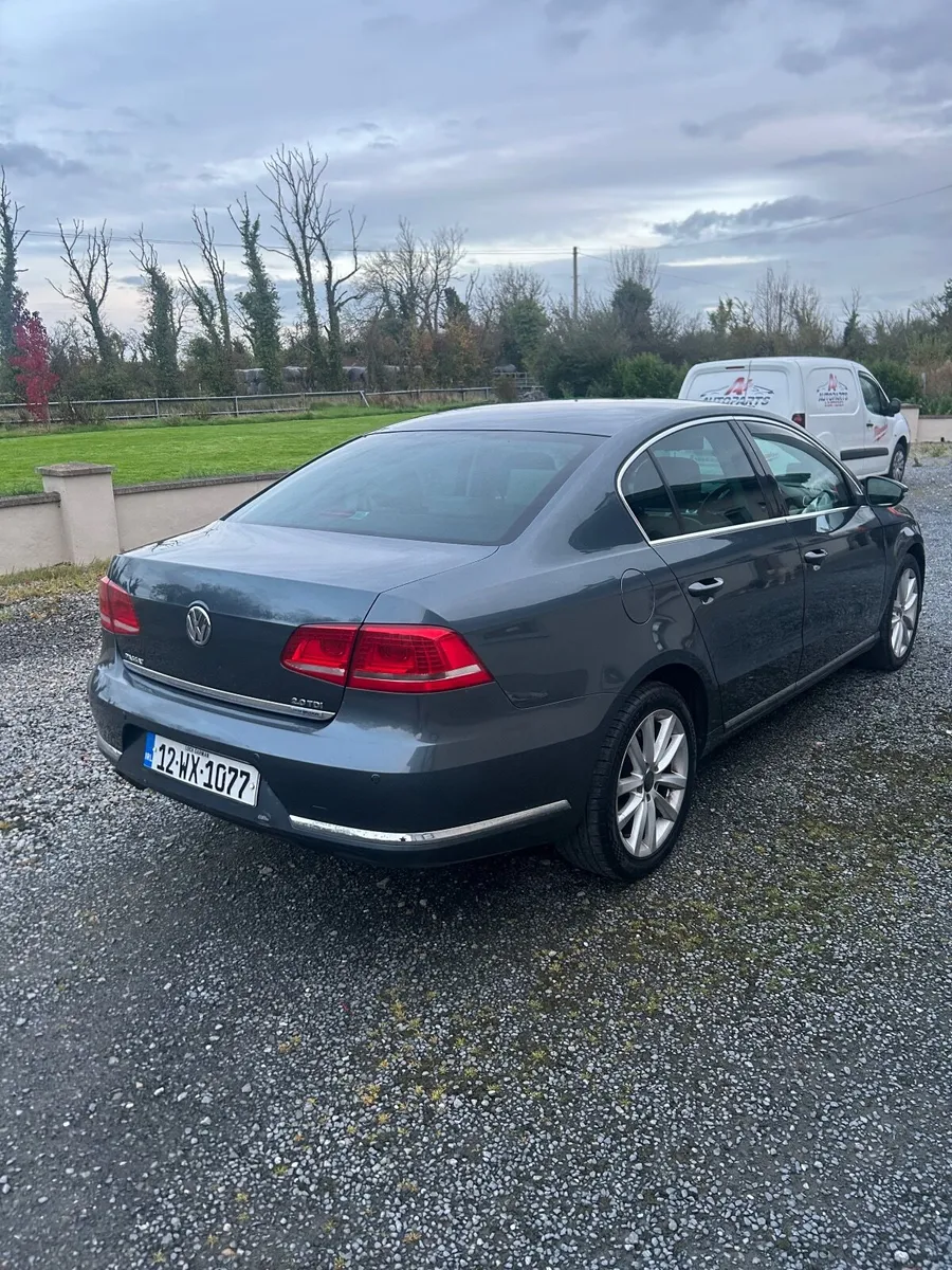 Volkswagen Passat 2012 - Image 4