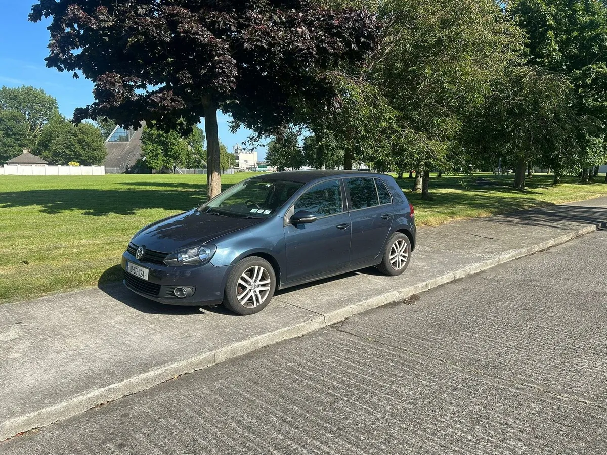 VW GOLF 1.6TDI, AUTOMATIC - Image 1