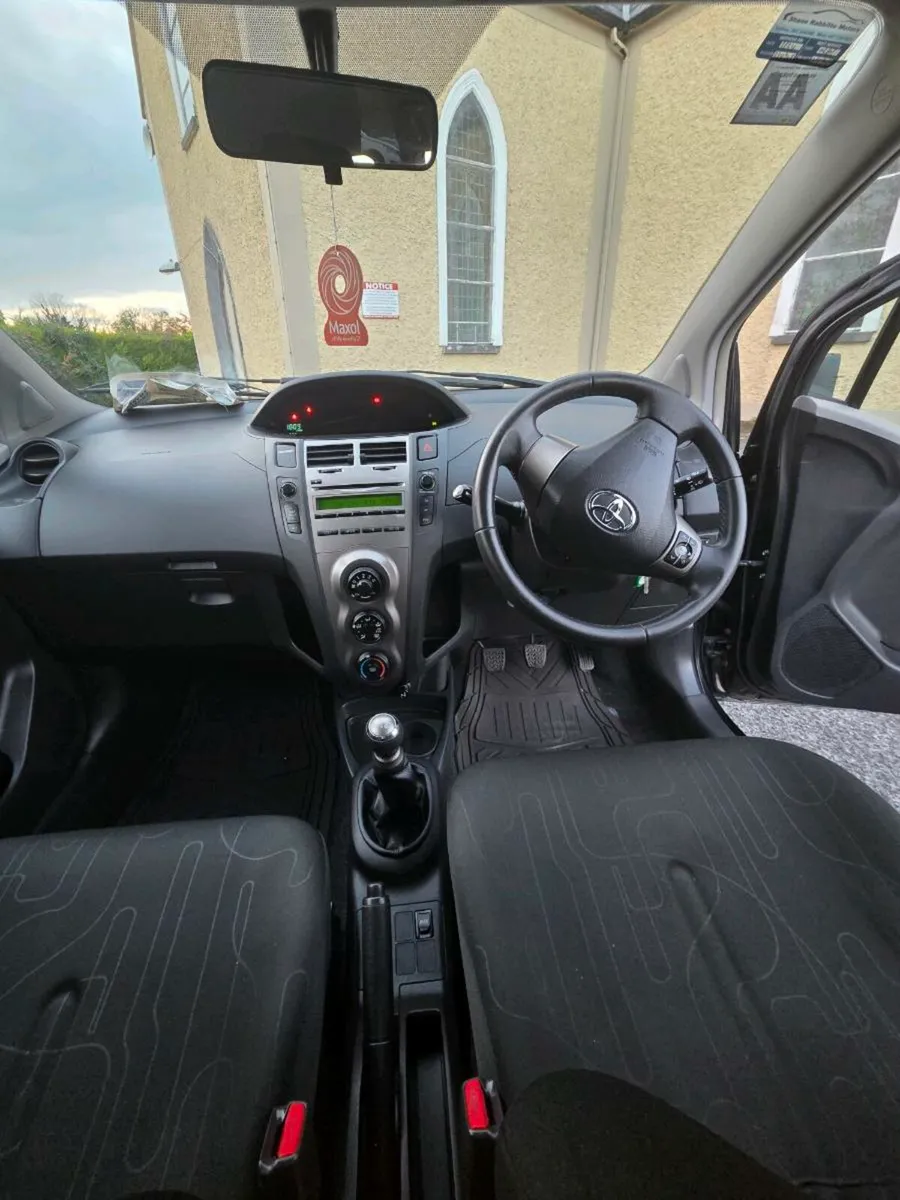 Toyota Yaris - Image 3