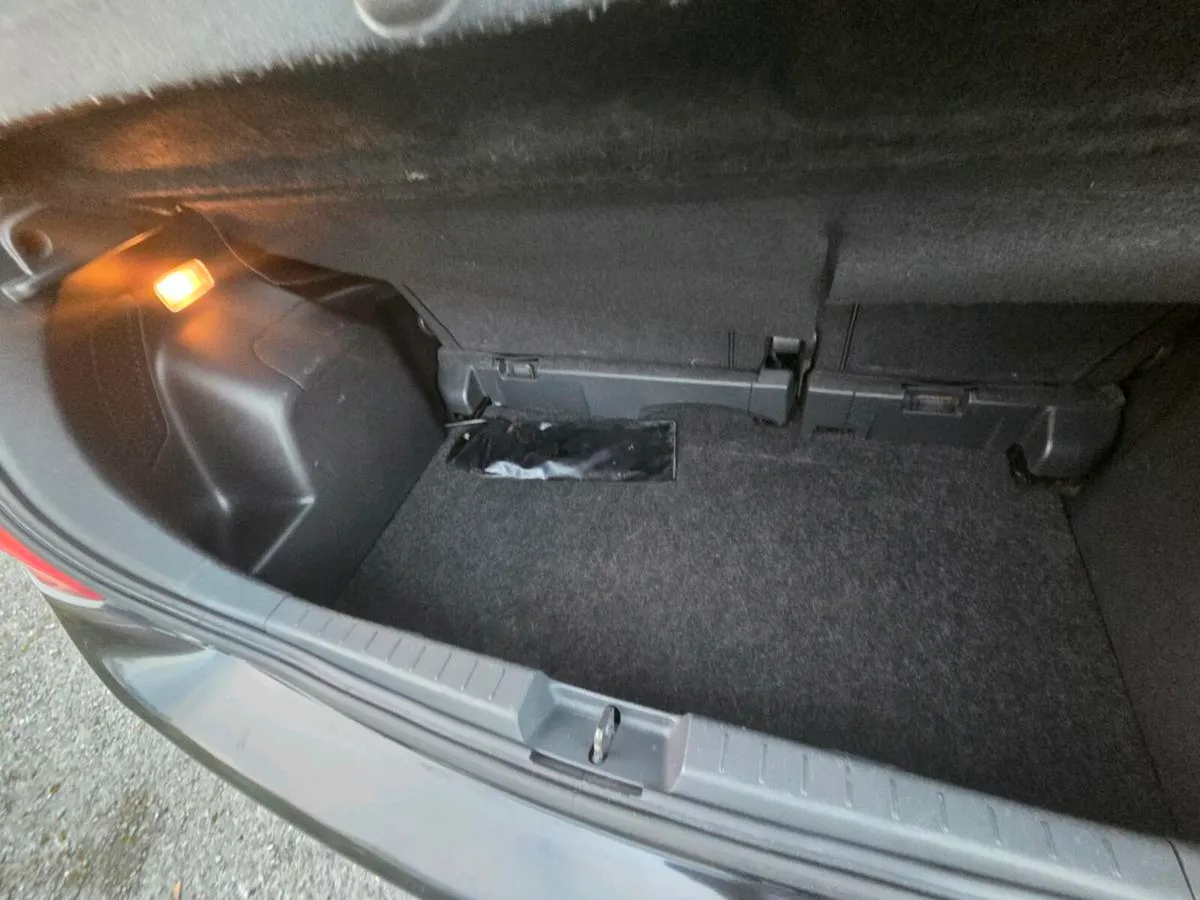 Toyota Yaris - Image 4