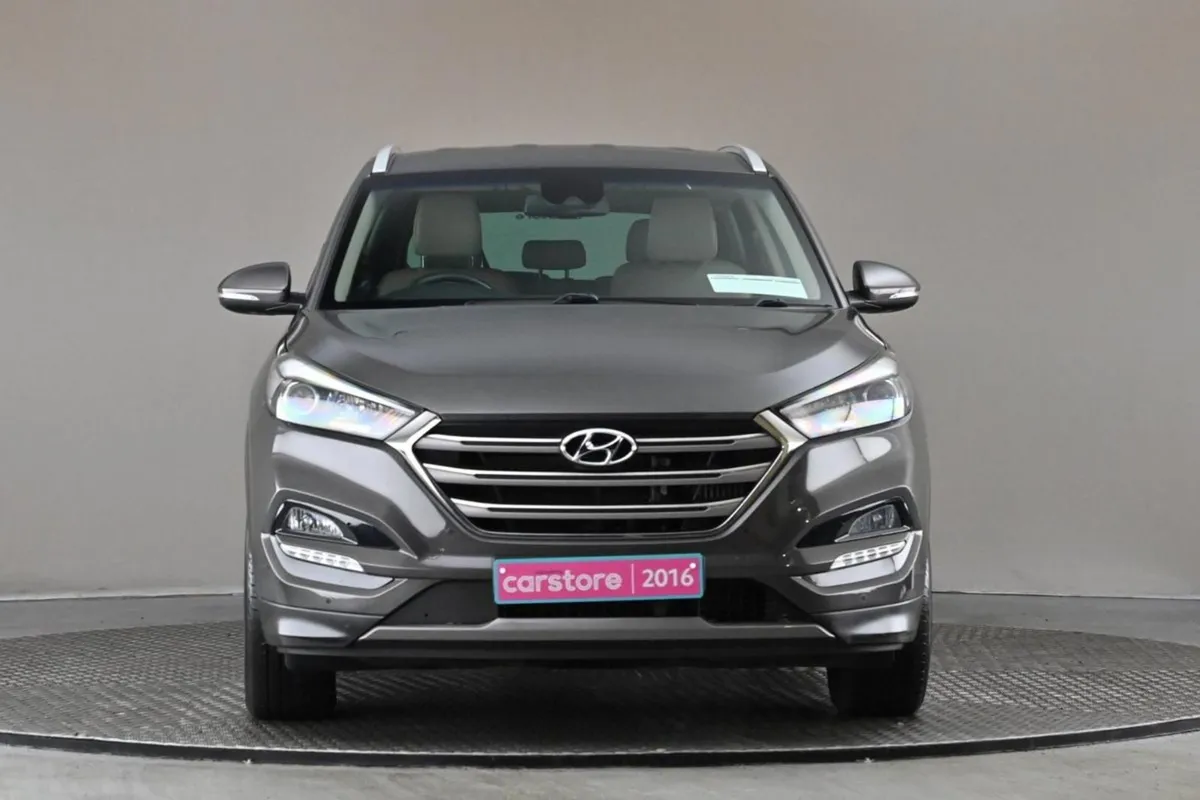 Hyundai Tucson 1.7 Crdi Premium 6spd  full Brown - Image 2