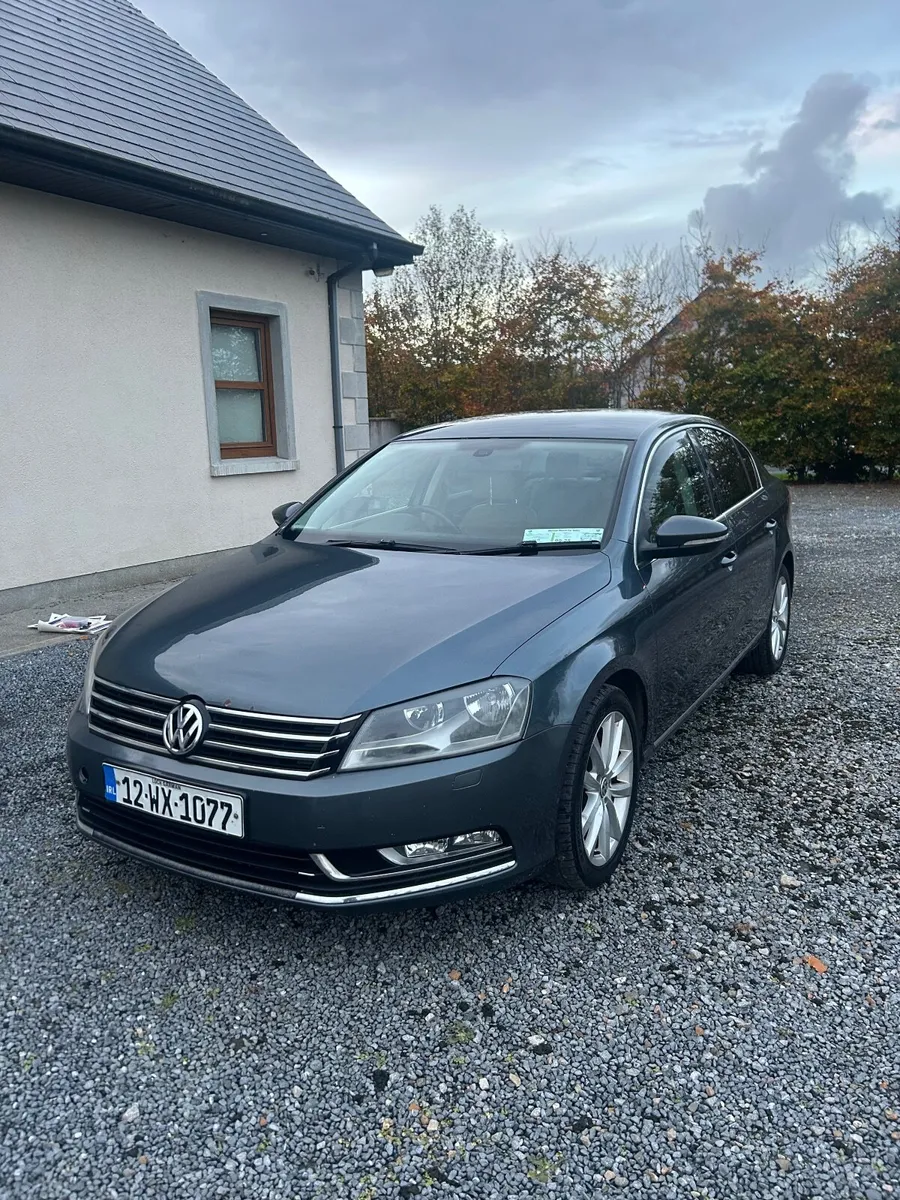 Volkswagen Passat 2012 - Image 1
