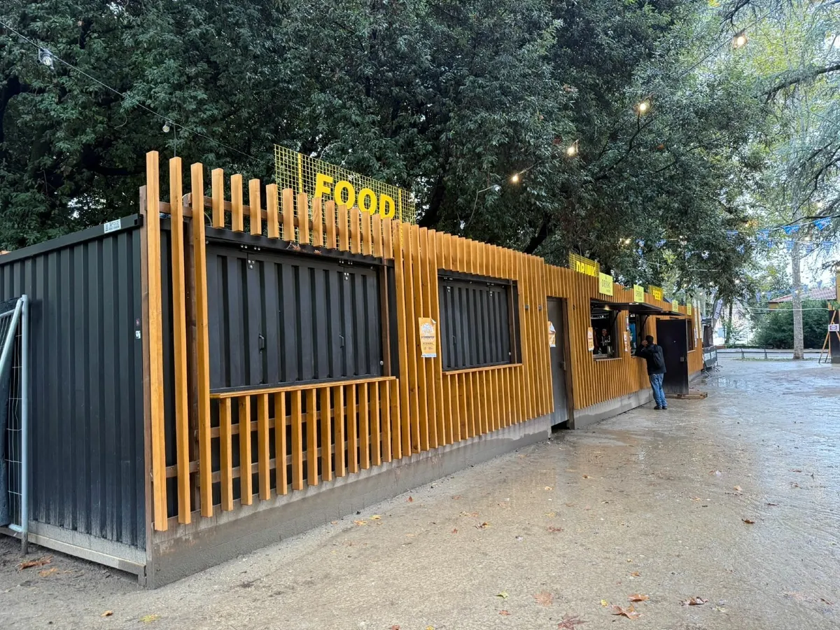 Commercial Event Bar – Durable & Easy to Assemble - Image 1