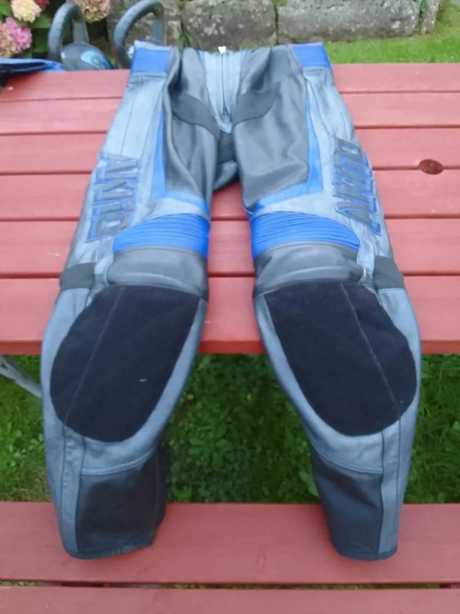 Leather motorcycle suit - Image 1