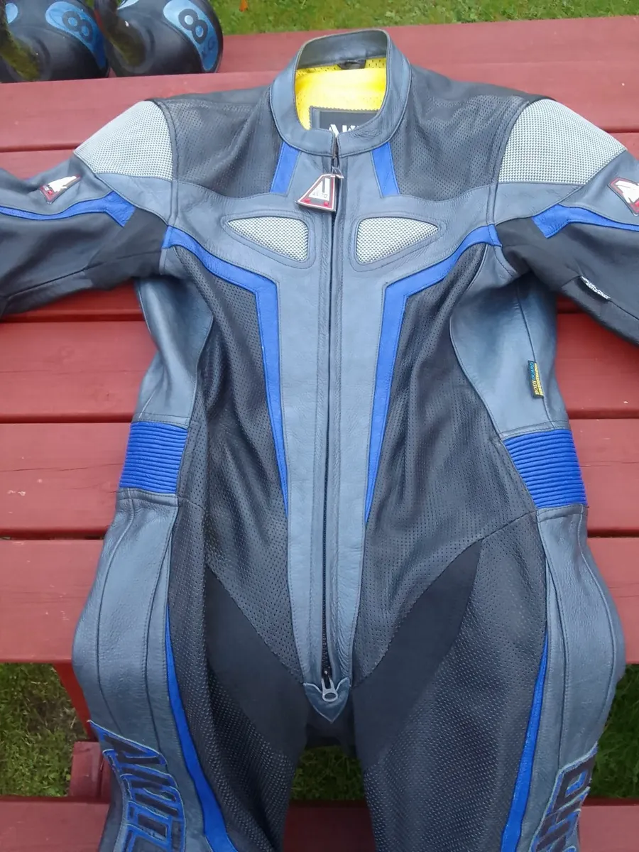 Leather motorcycle suit - Image 4