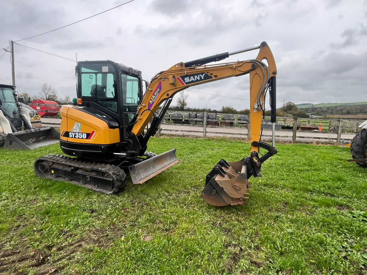 Sany  digger - Image 1