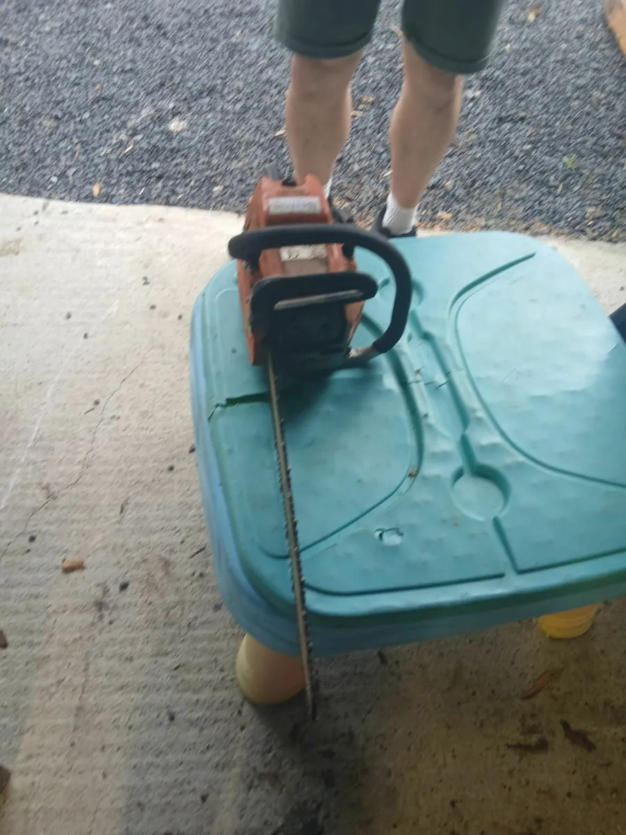 Petrol chainsaw - Image 3