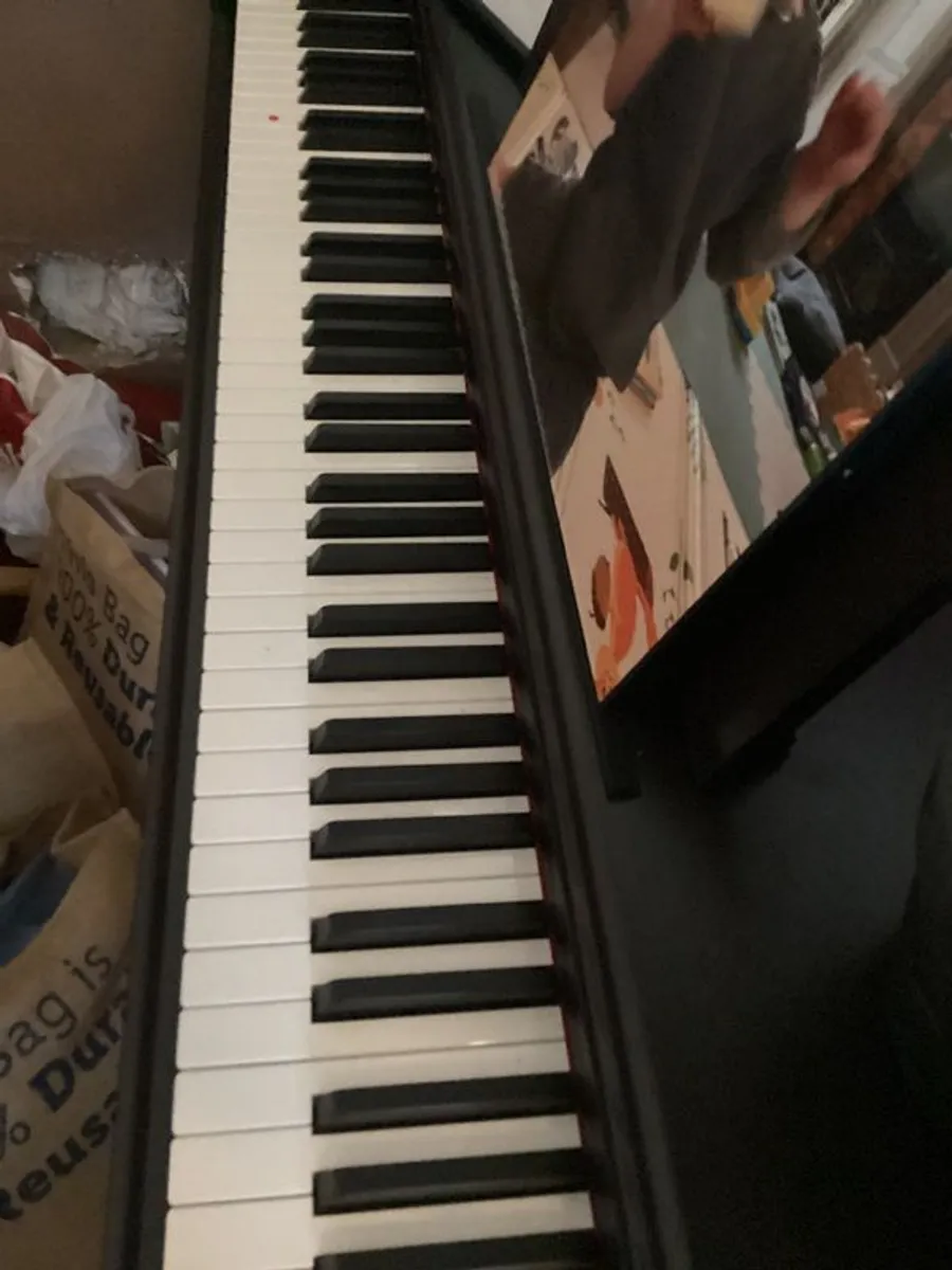 Yamaha  ydp145 keyboard