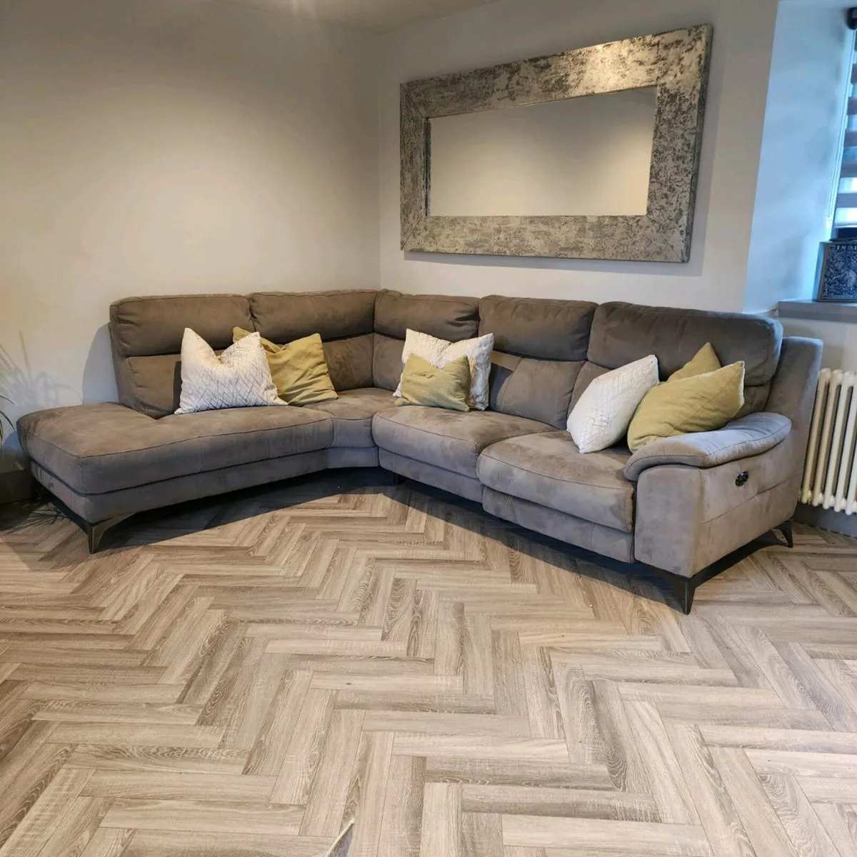 Corner sofa - Image 1