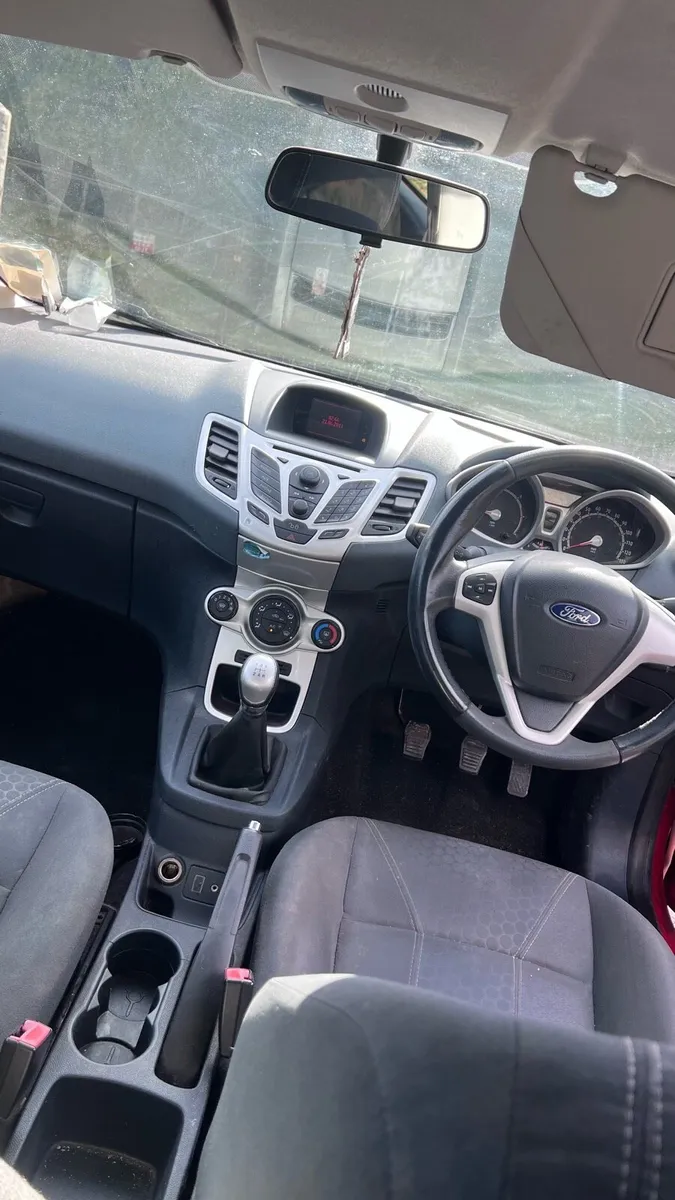 Ford fiesta - Image 4