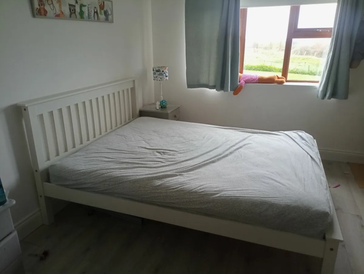Superking white wooden bedframe - Image 1