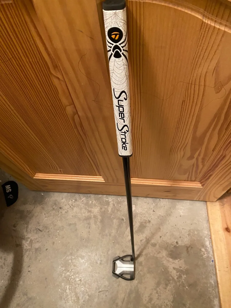Taylormade spider putter - Image 1