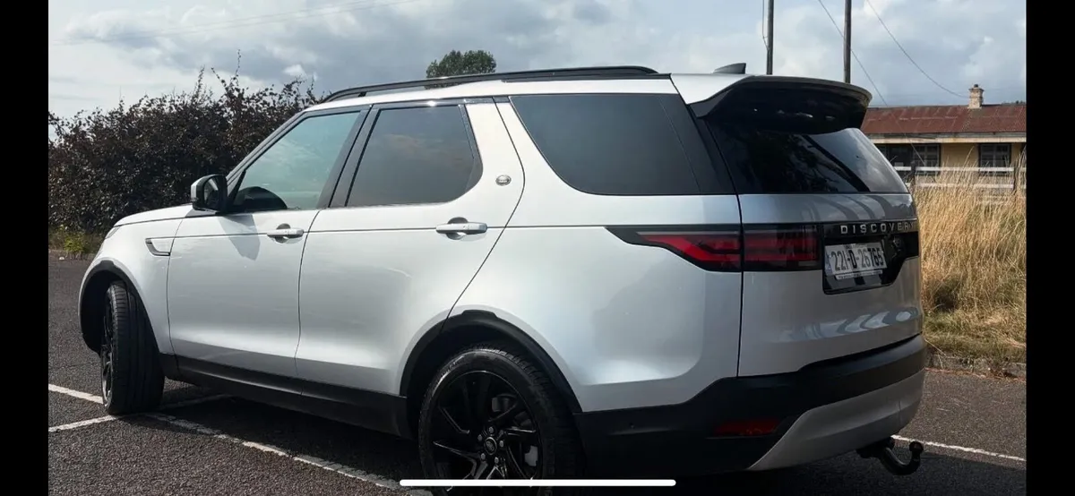 Land Rover Discovery 2022 - Image 1