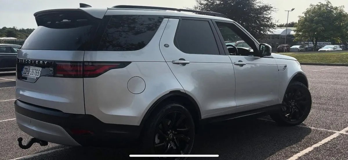 Land Rover Discovery 2022 - Image 2