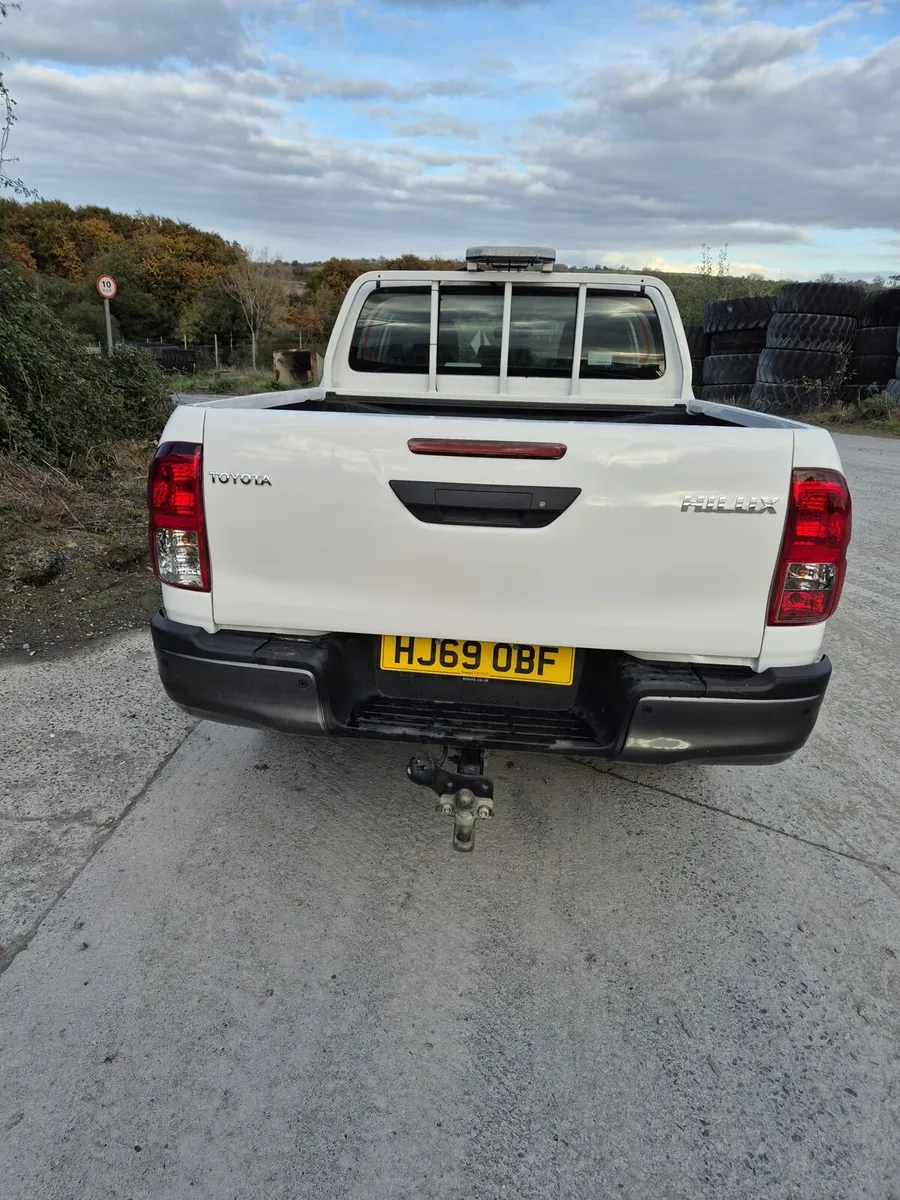 2019 Toyota Hilux Active 2.4L Diesel - Image 2