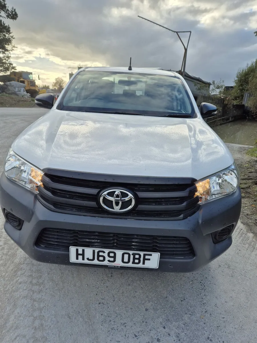 2019 Toyota Hilux Active 2.4L Diesel - Image 4
