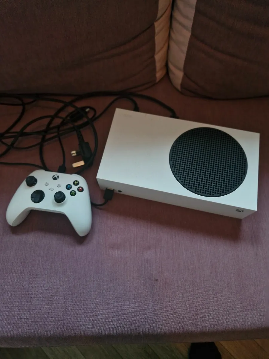 Good as new XBOX S SERIES - Image 1