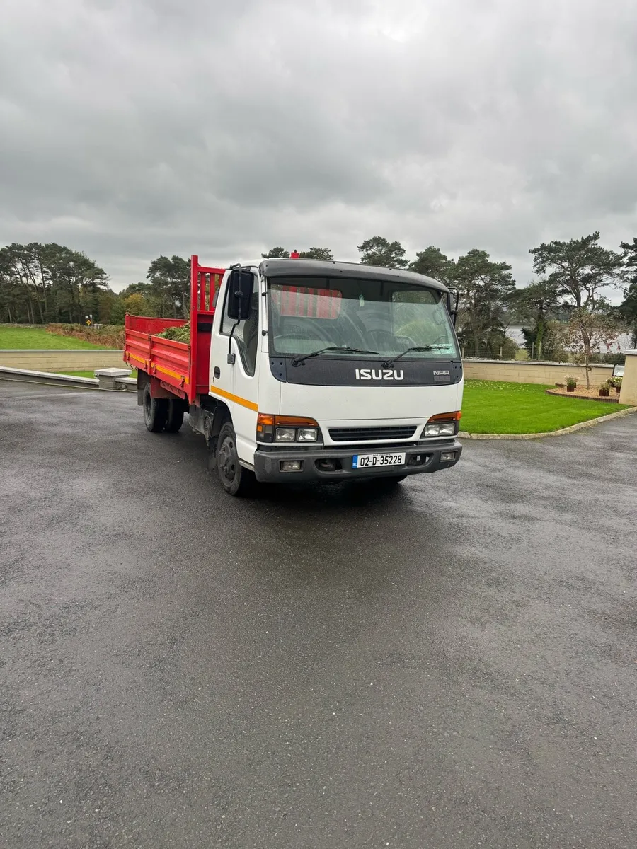 Isuzu NPR - Image 1