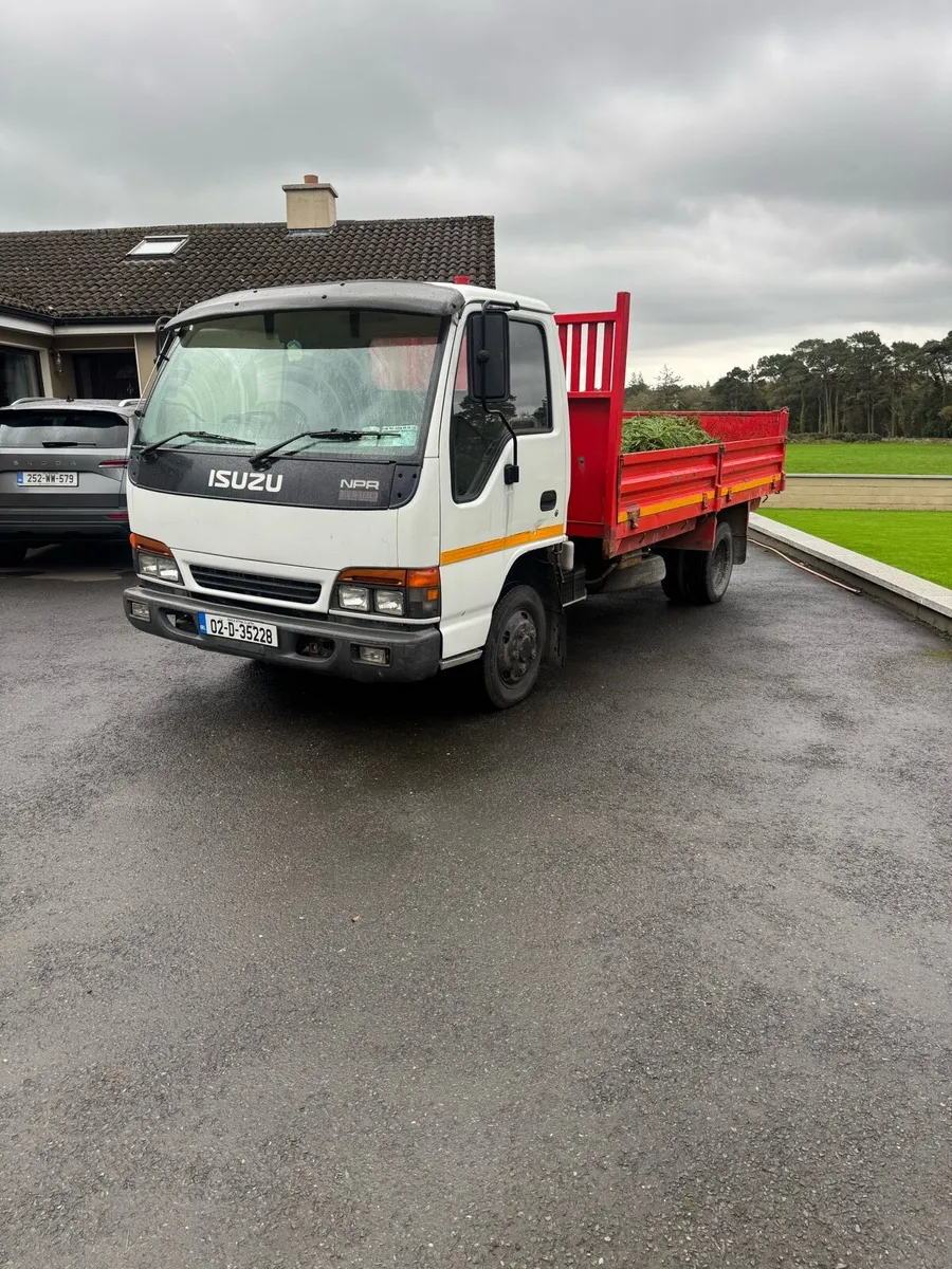 Isuzu NPR - Image 2