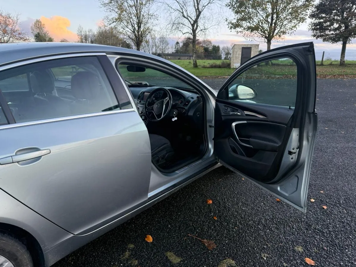 Opel Insignia 2015 2.0D - Image 2
