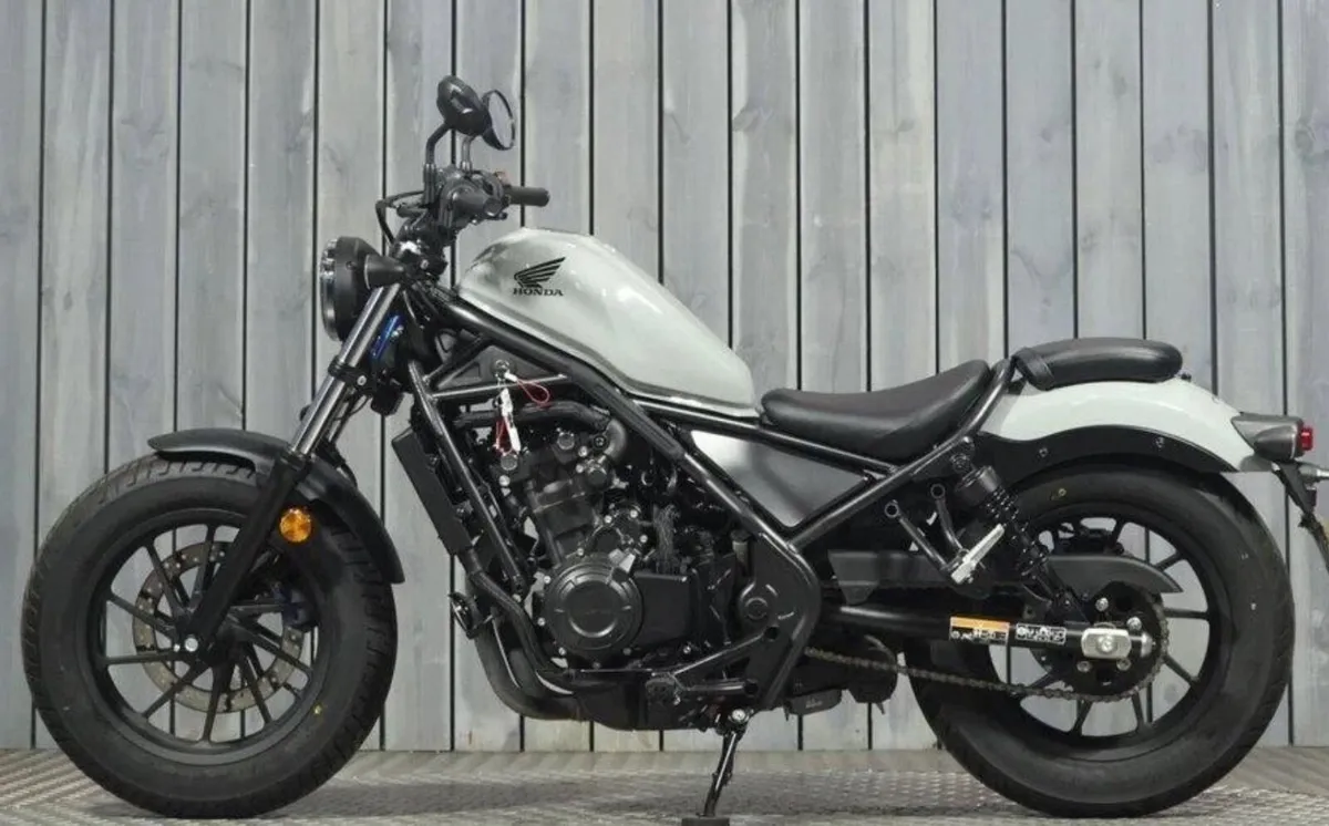 HONDA REBEL 500 2024 LOW MILES - Image 2