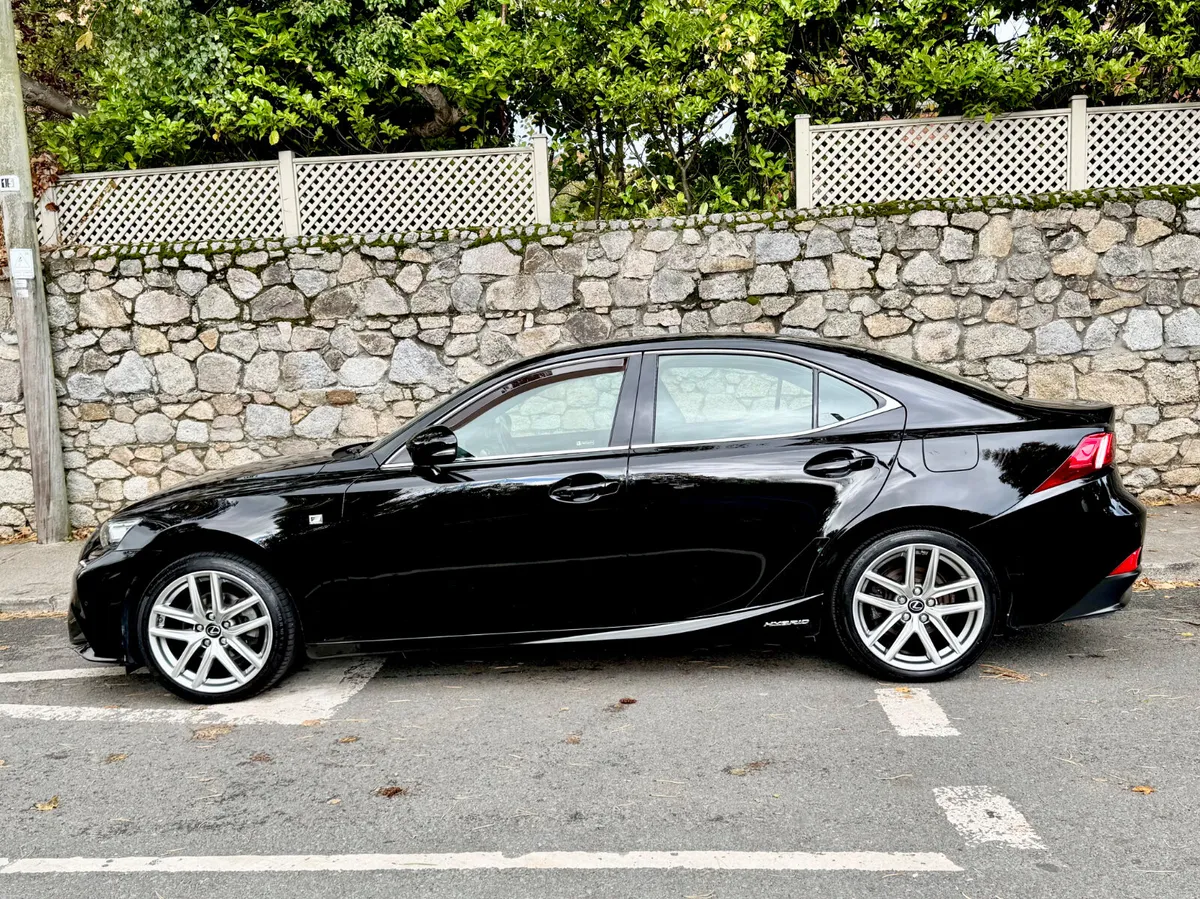 Lexus IS 2016!!! F-SPORT!!!! HYBRID!!! - Image 4