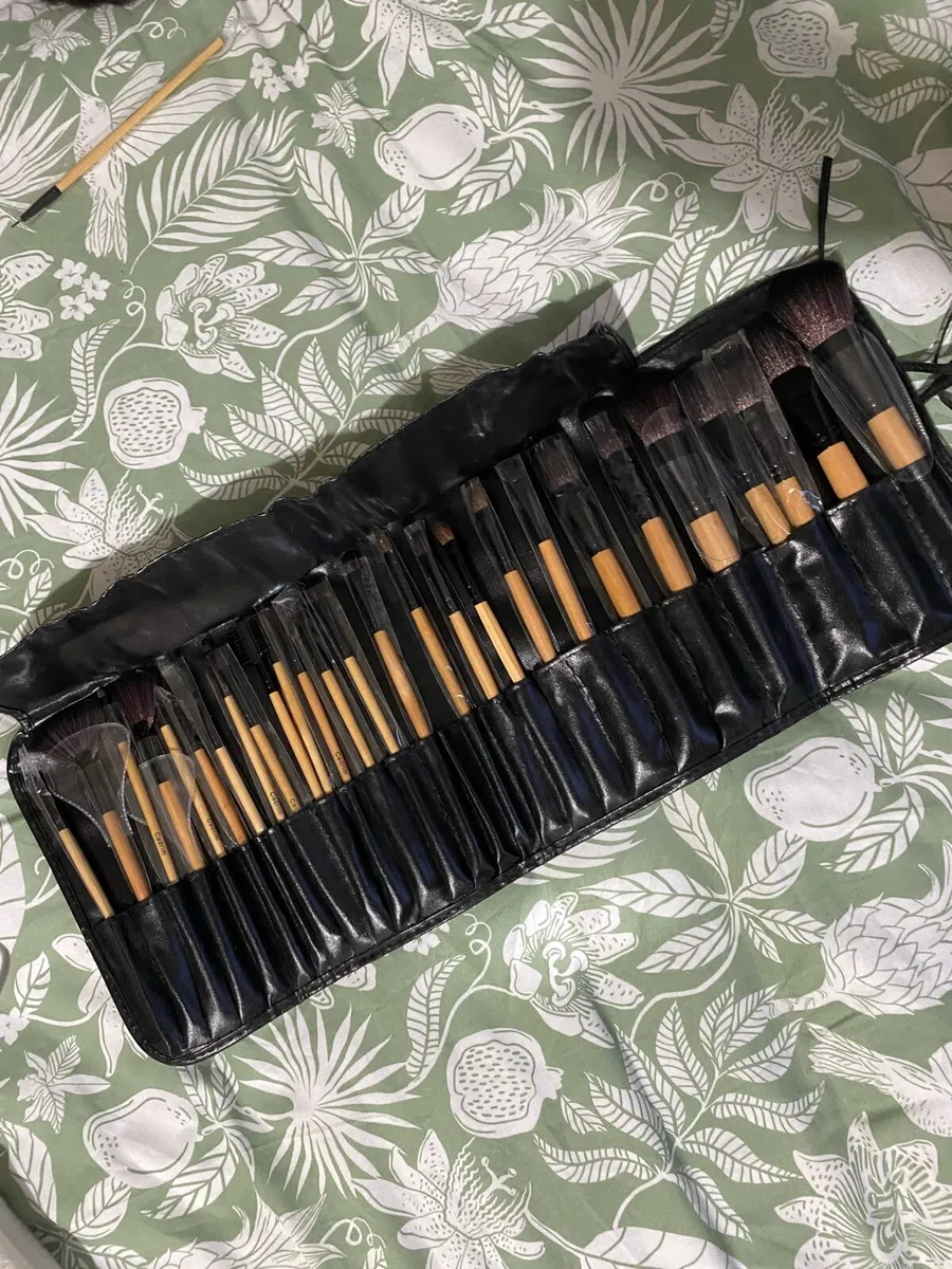 Makeup brushes - Image 1