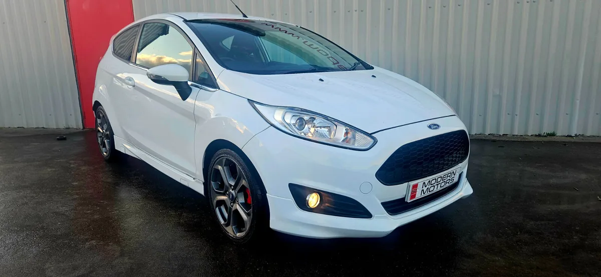 Ford Fiesta zetec 1.0 st line style - Image 4
