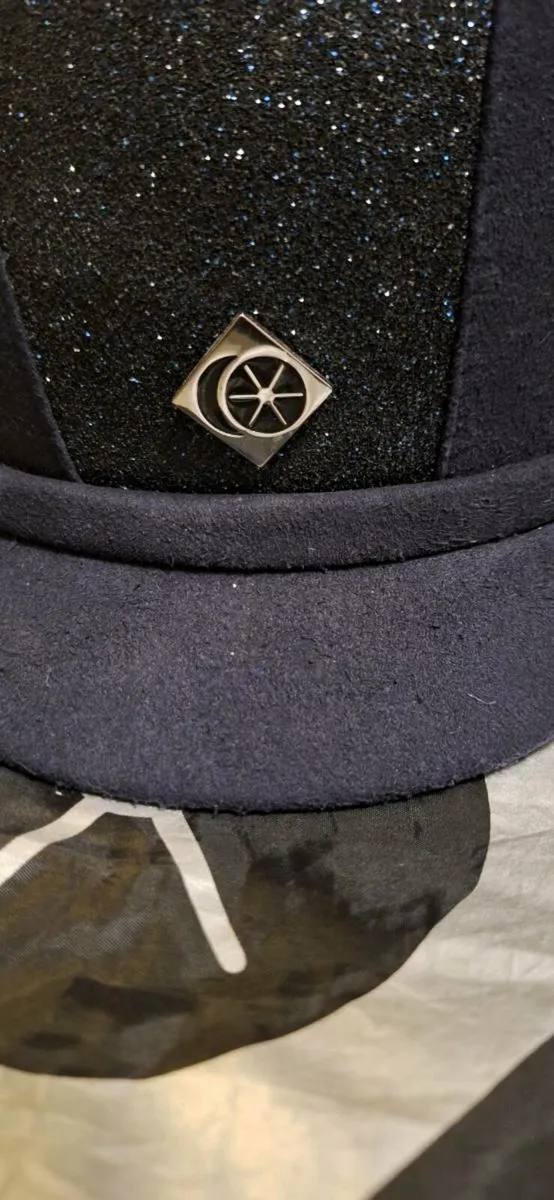Charles Owen horse riding helmet sparkly - Image 3