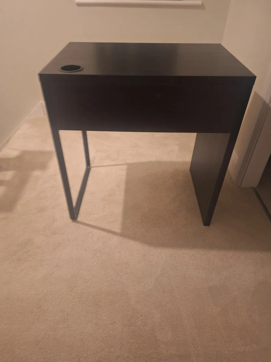 Desk - Image 2