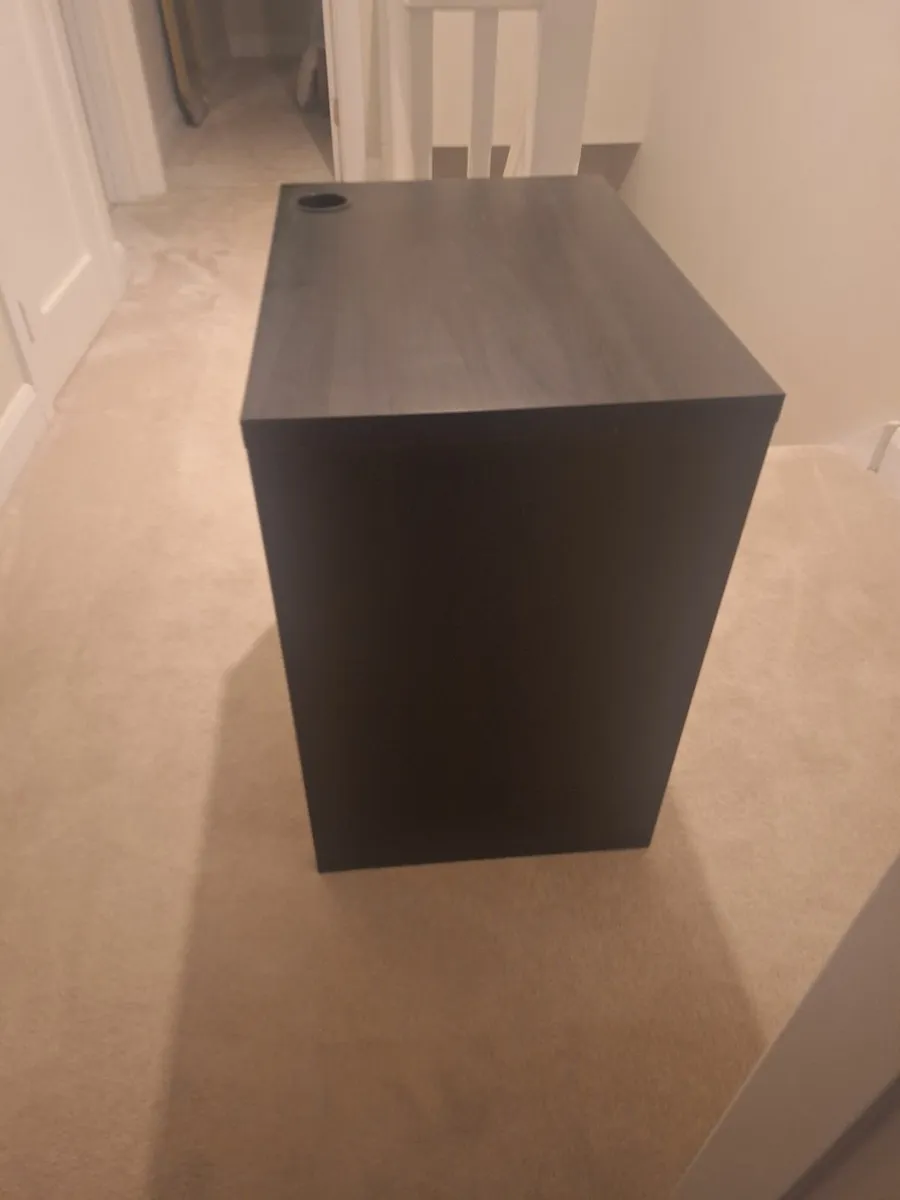 Desk - Image 4
