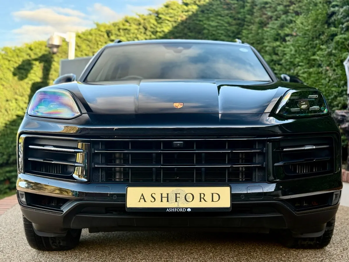 Porsche Cayenne new model great spec - Image 2