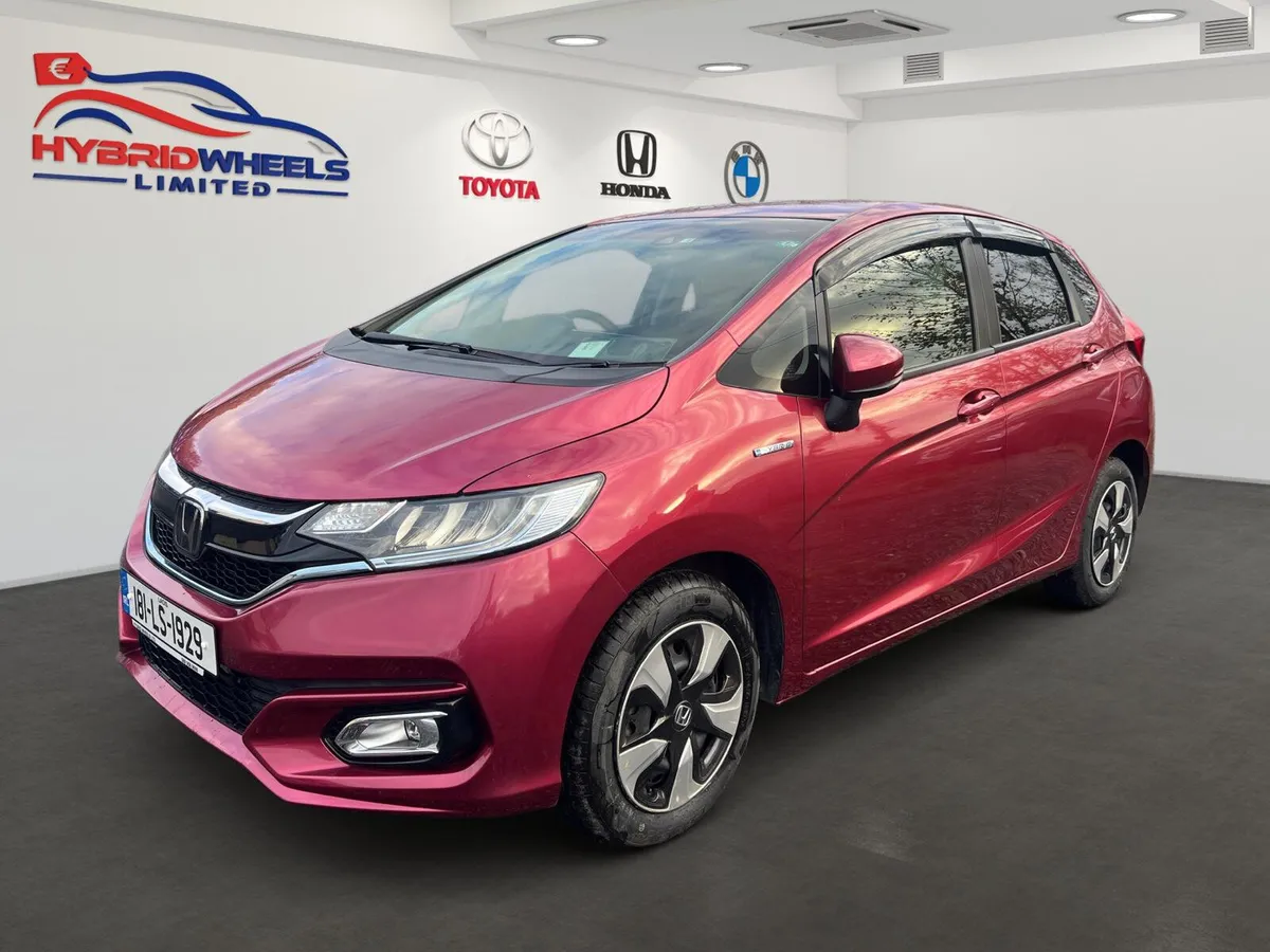 Honda Fit 2018 Leather Package (32k Km) - Image 4