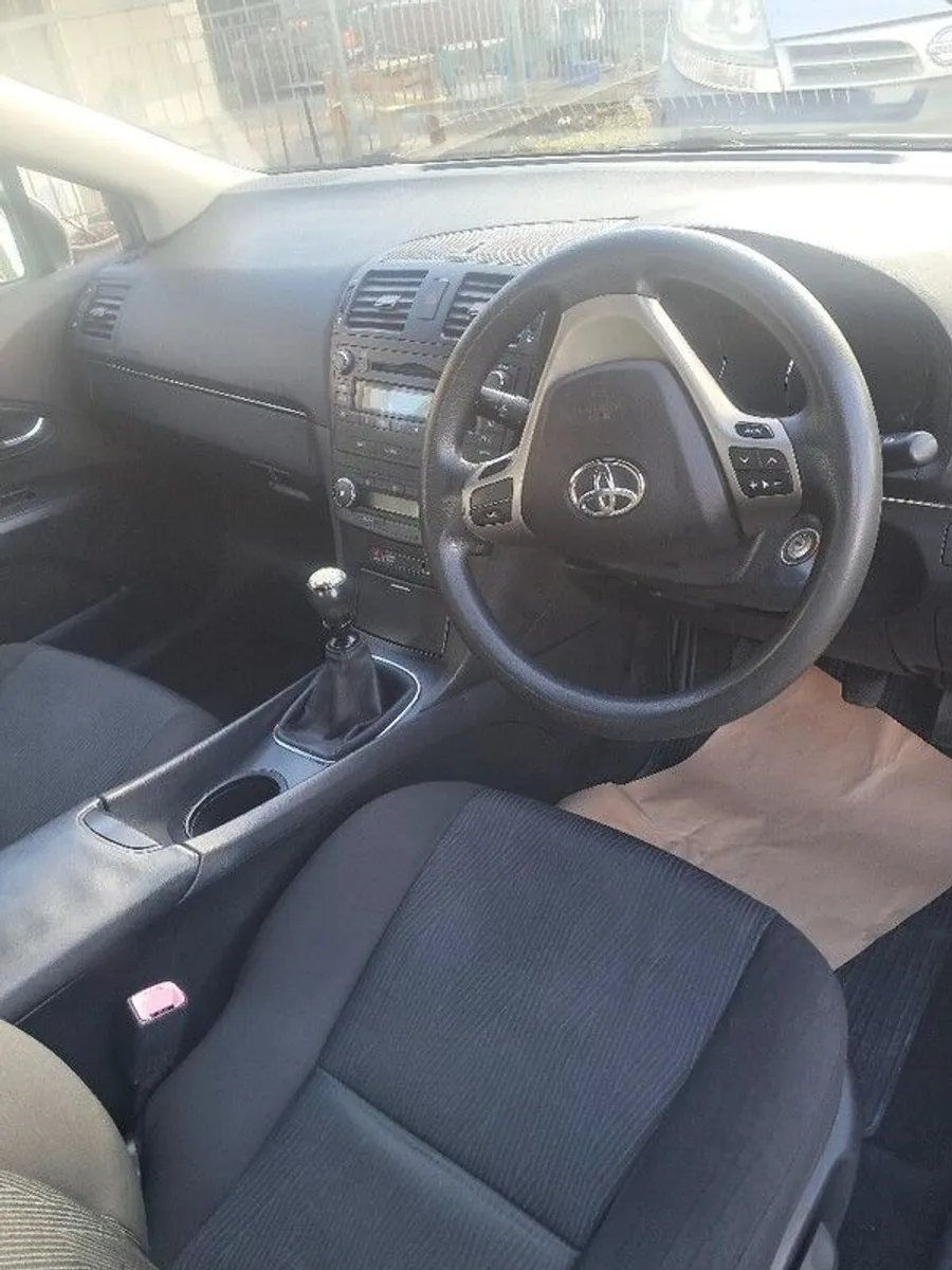 2010 Toyota Avensis - Image 3