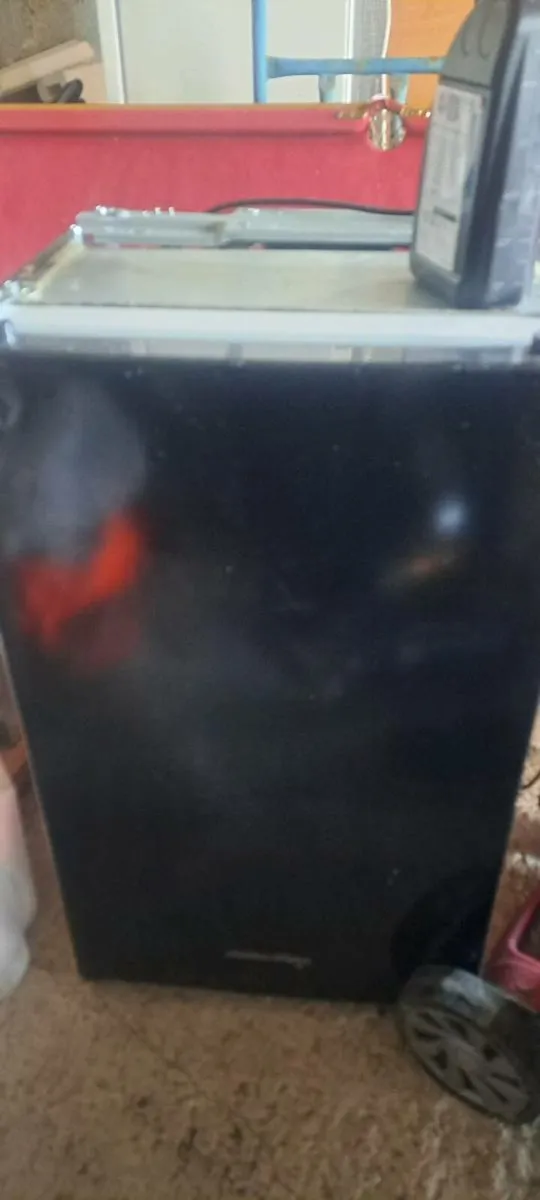 Clear out - Image 1