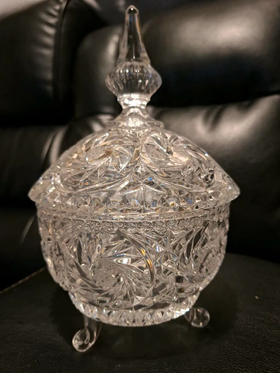 Stunning Vintage heavy Crystal Sweet/Cookie dish - Image 4