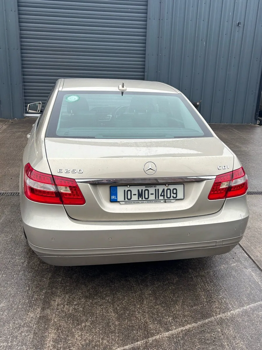 Car - Image 3