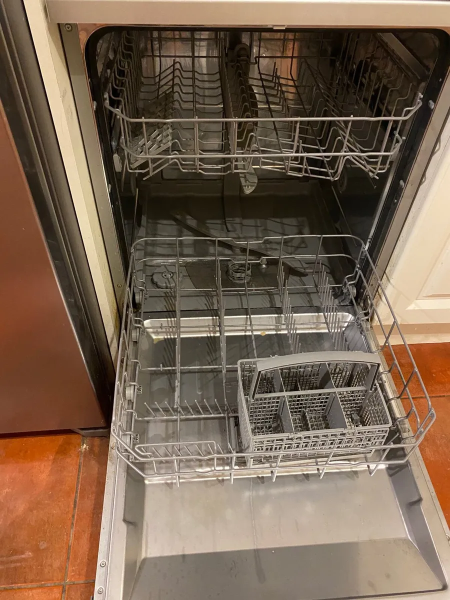 Dishwasher - Image 2