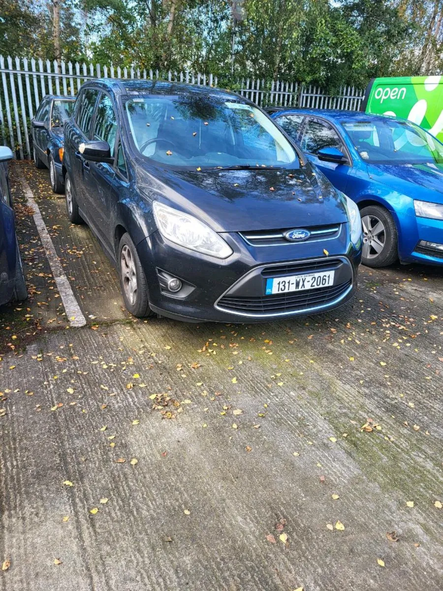 131 FORD CMAX (7 seater) - Image 1