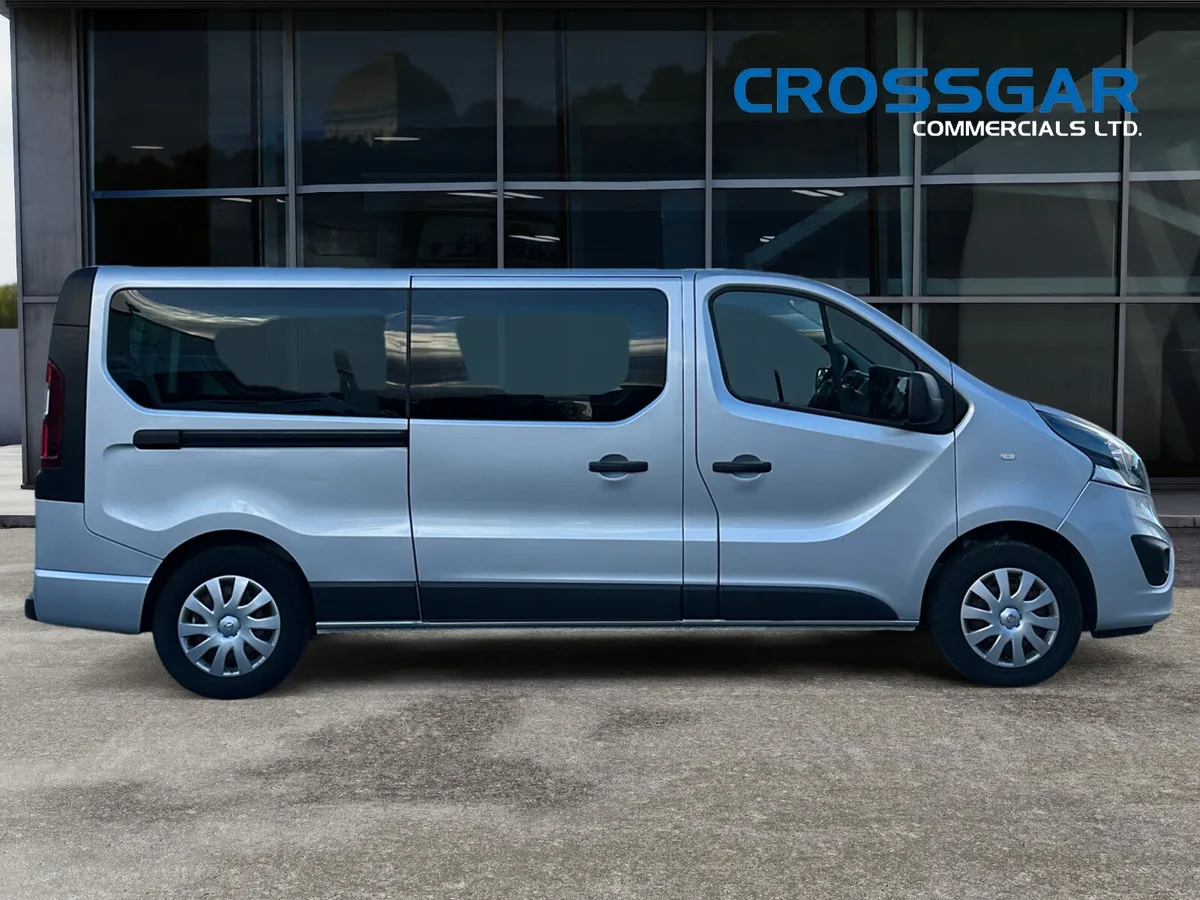 9 SEATER BUS AIR- CONDITIONING PARKING SENSORS - Image 3