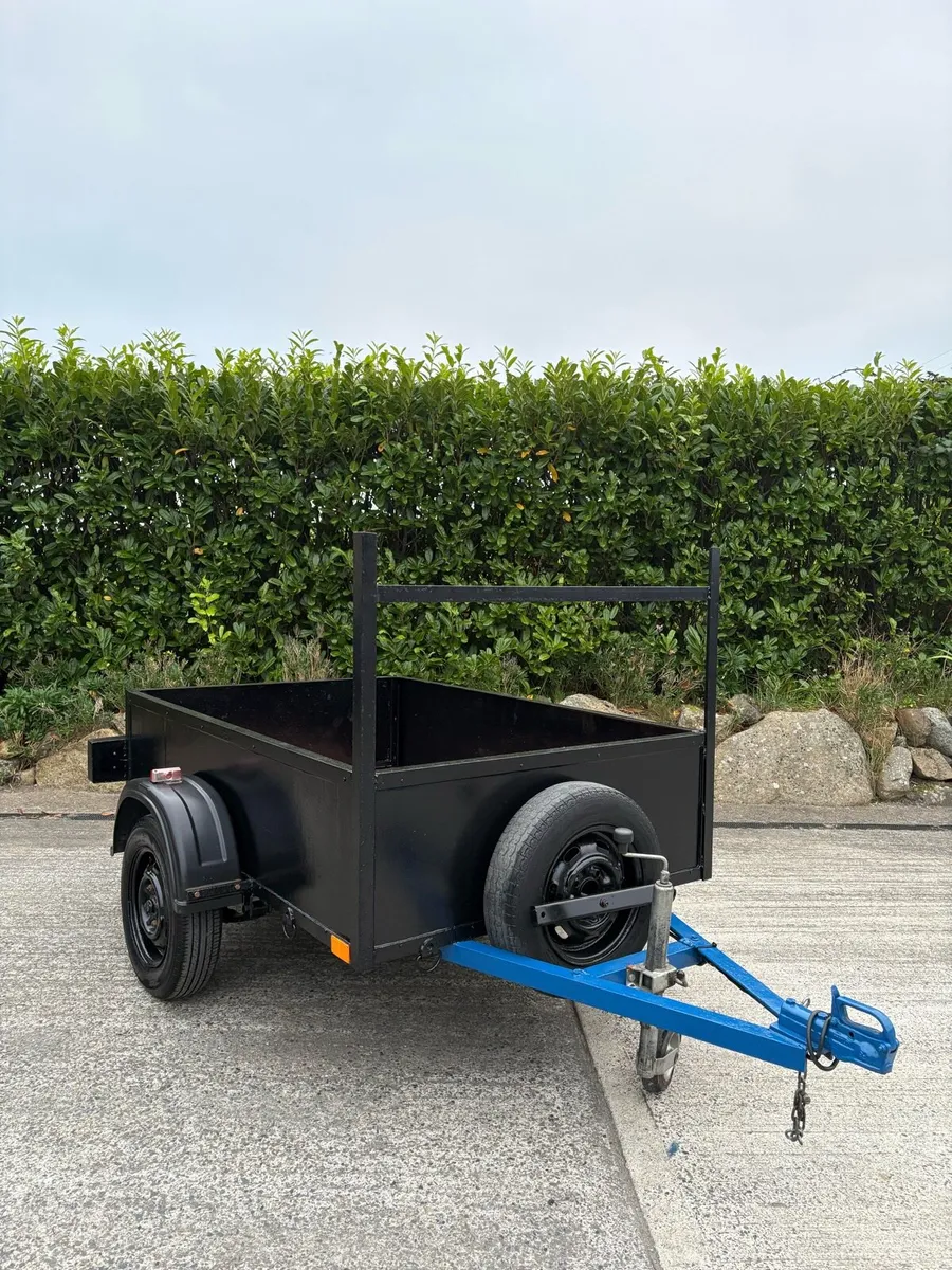 Trailer - Image 1