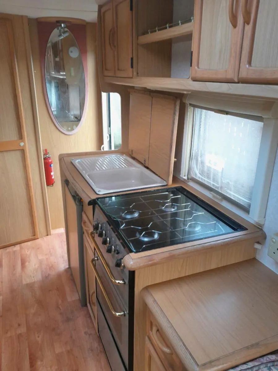 Caravan - Image 4