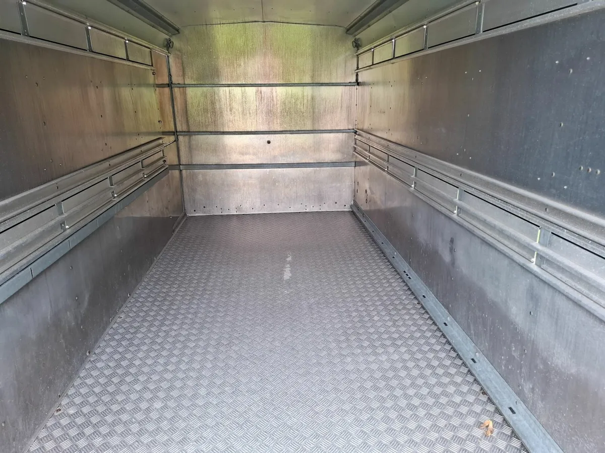 Trailers - Image 4