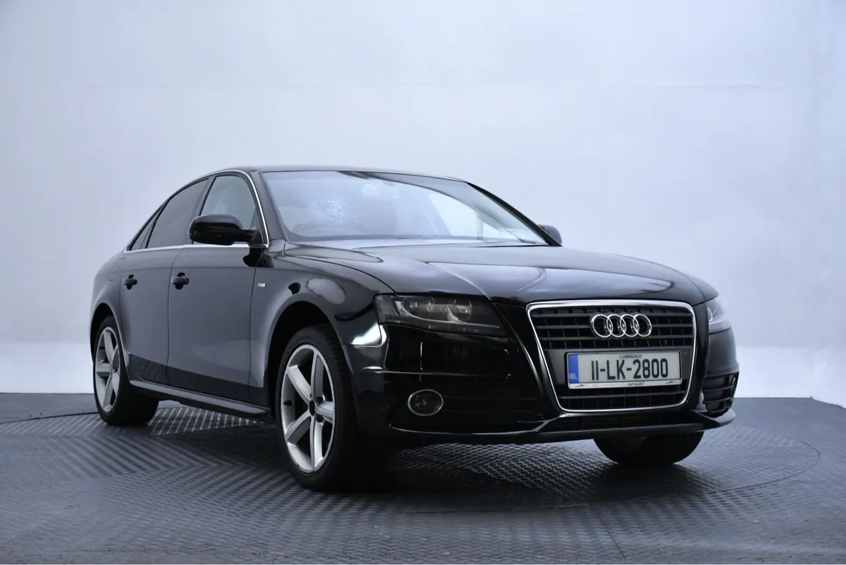 Audi A4 S Line 2011 - Image 1