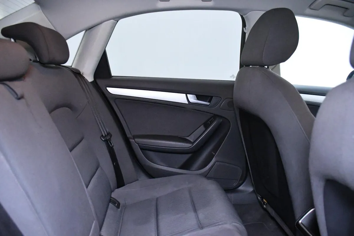 Audi A4 S Line 2011 - Image 3