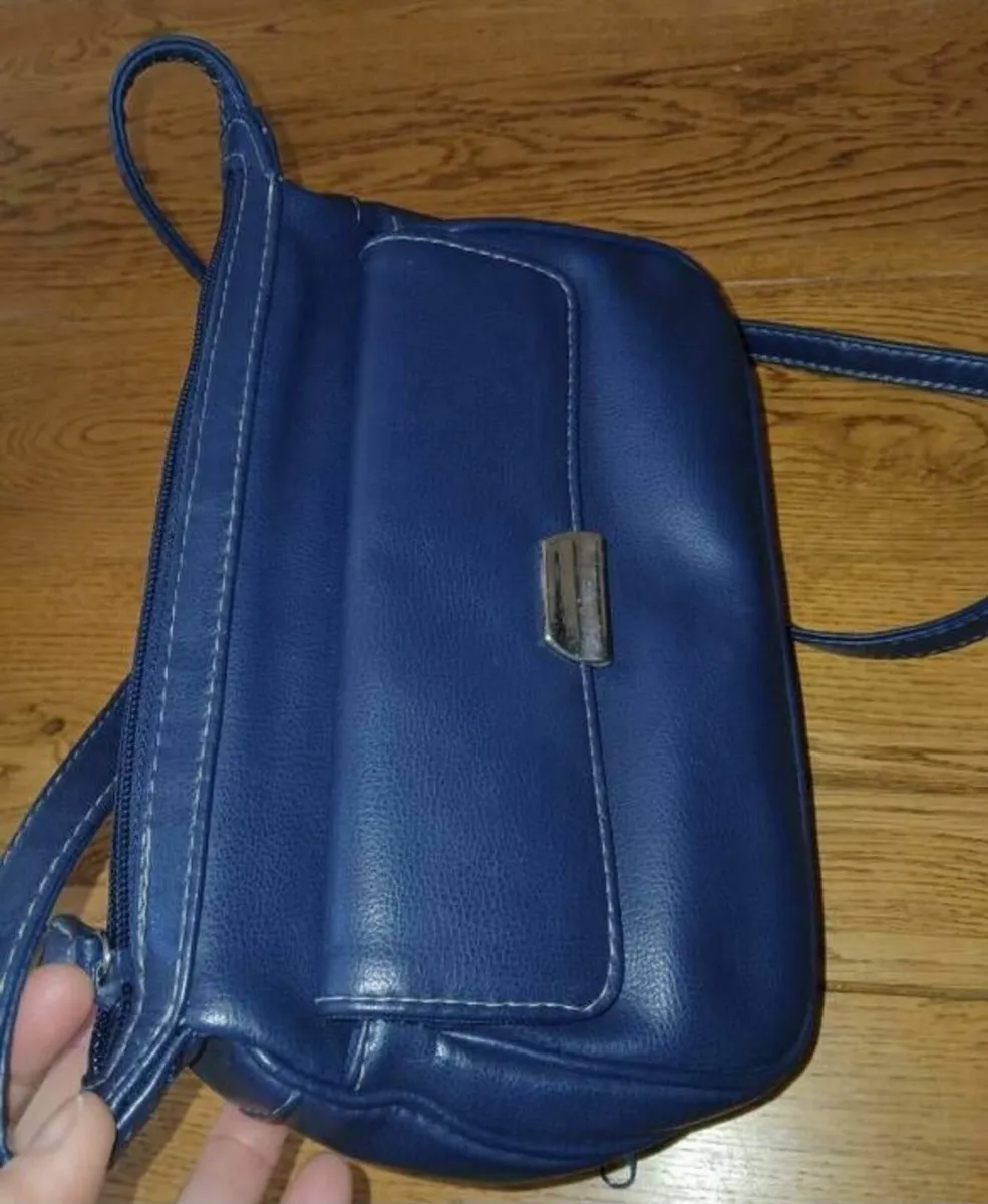 vintage navy leather shoulder bag - Image 2