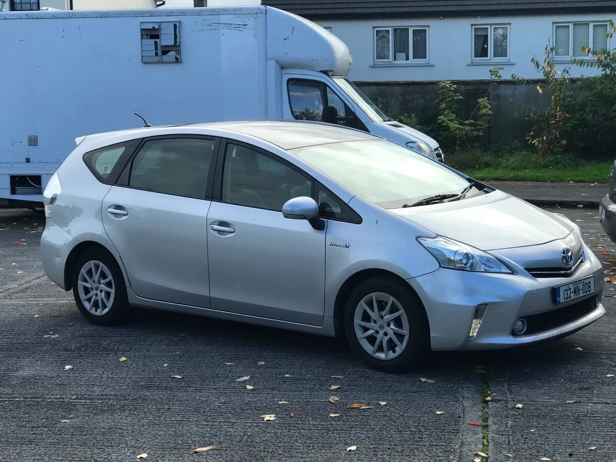 Toyota Prius 7 seats - Image 2