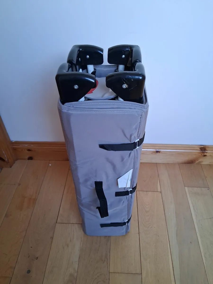 Travel cot - Image 2