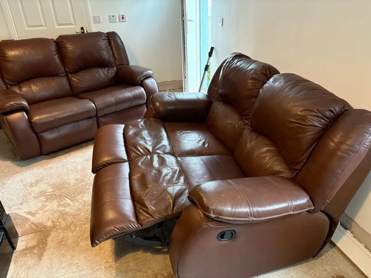 2 double leather recliner - Image 1