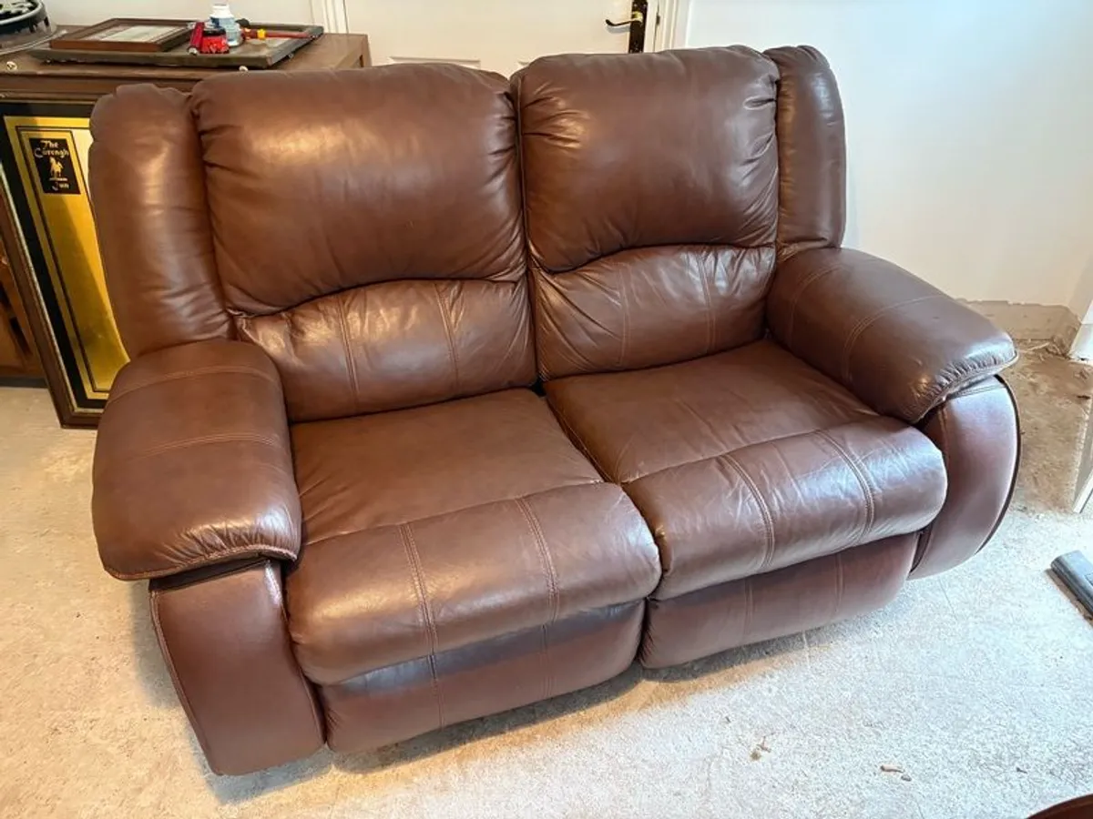 2 double leather recliner - Image 2
